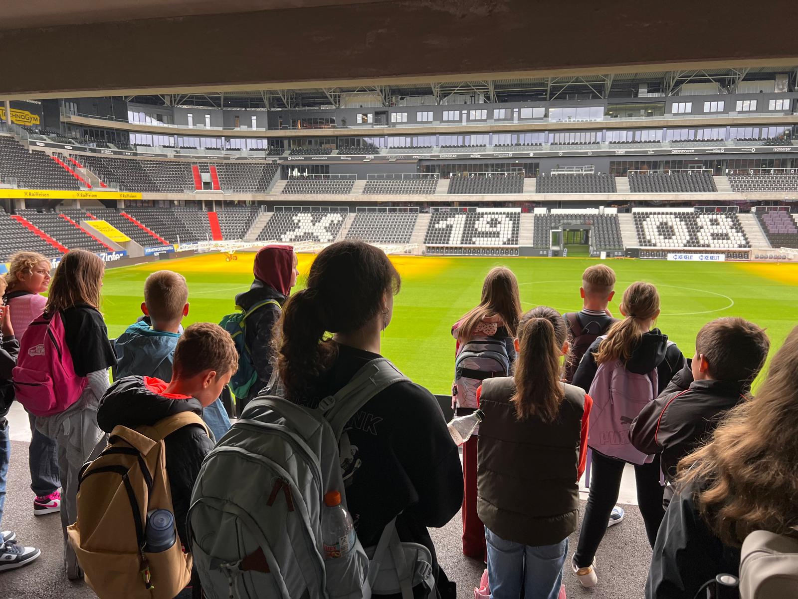 Read more about the article 1a,c: Besuch im LASK Stadion